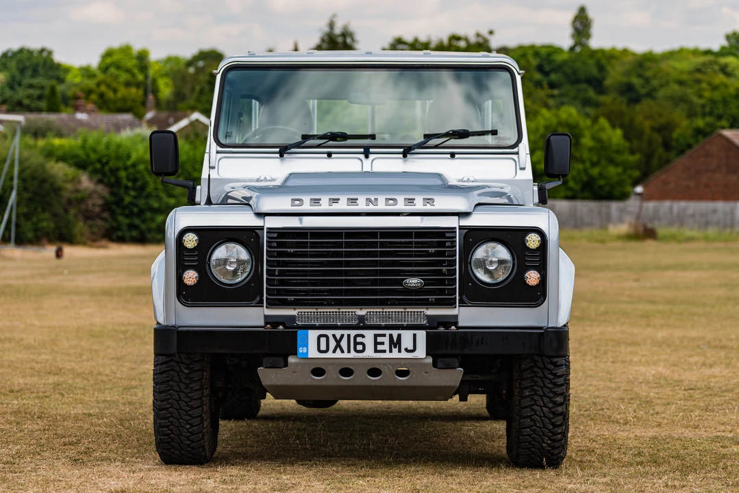 2016 Land Rover Defender 110 - Image 18 of 31