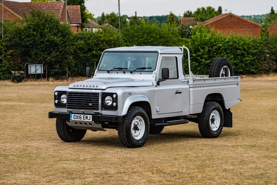 2016 Land Rover Defender 110 - Image 21 of 31