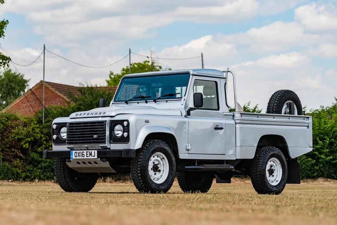 2016 Land Rover Defender 110 - Image 22 of 31