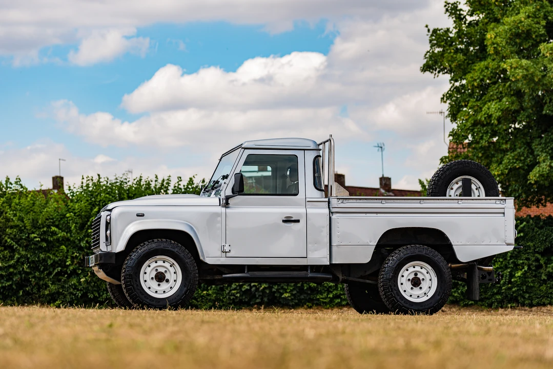 2016 Land Rover Defender 110 - Image 26 of 31