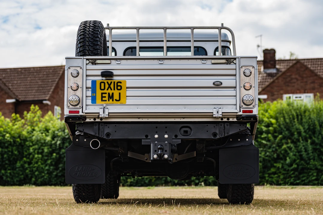 2016 Land Rover Defender 110 - Image 29 of 31