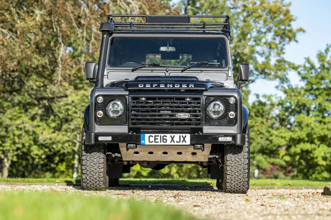2016 Land Rover Defender 110 - Image 3 of 31