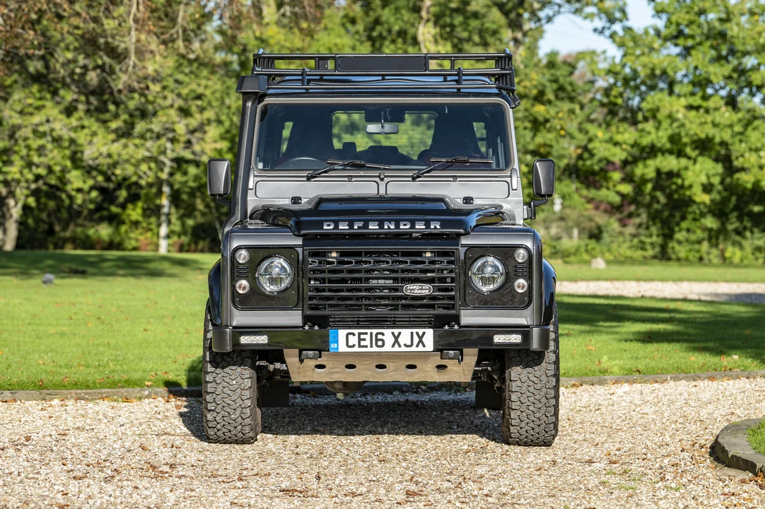 2016 Land Rover Defender 110 - Image 22 of 31