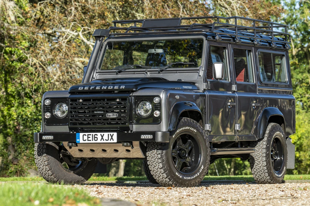 2016 Land Rover Defender 110 - Image 24 of 31