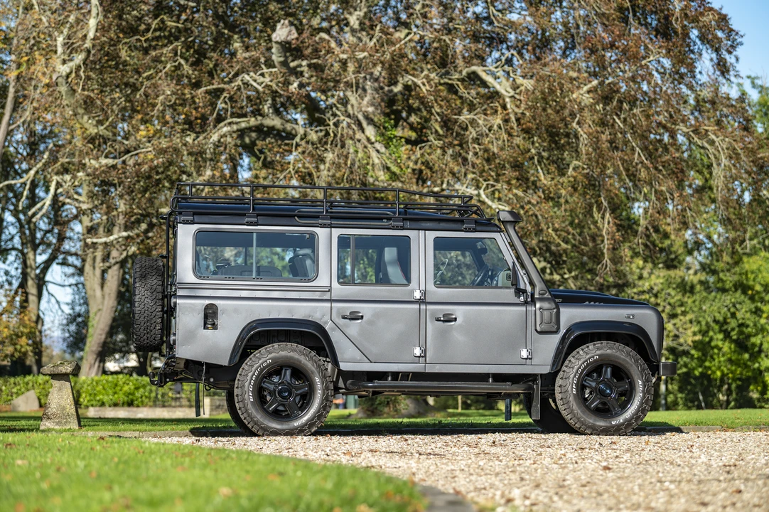 2016 Land Rover Defender 110 - Image 28 of 31