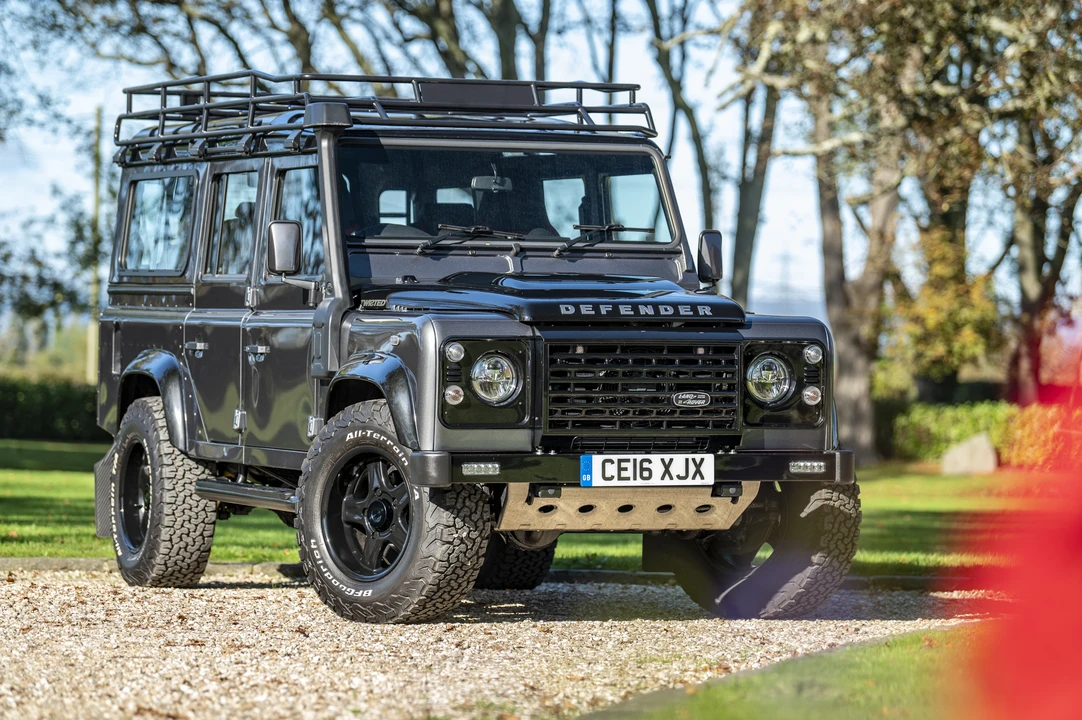 2016 Land Rover Defender 110 - Image 18 of 31