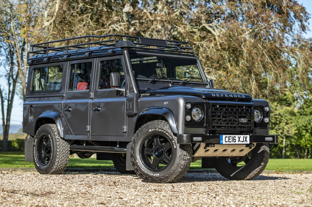 2016 Land Rover Defender 110 - Image 29 of 31