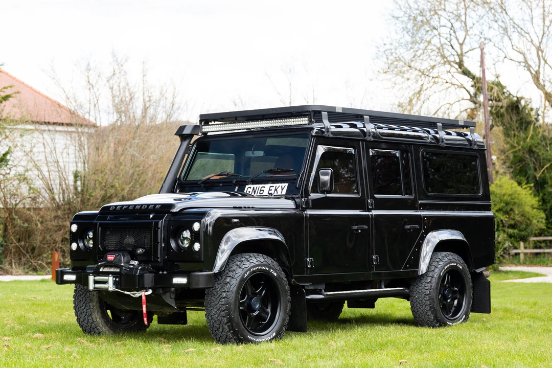 2016 Land Rover Defender 110 - Image 2 of 31