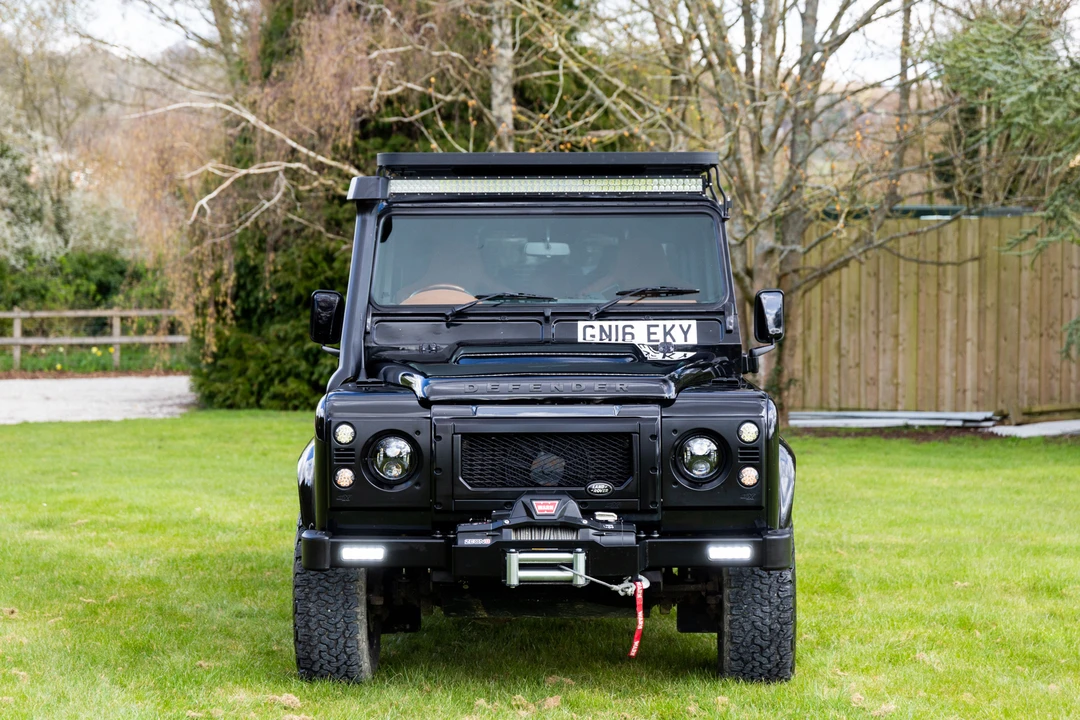 2016 Land Rover Defender 110 - Image 6 of 31
