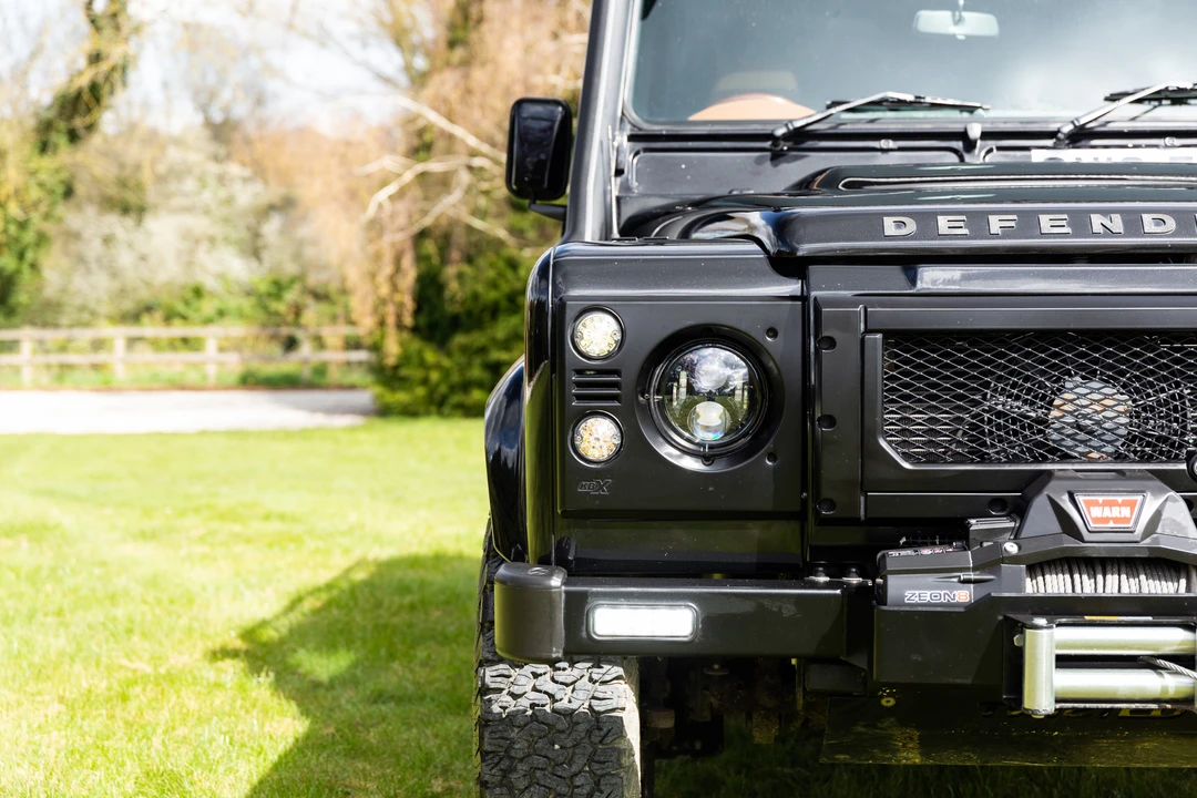 2016 Land Rover Defender 110 - Image 17 of 31