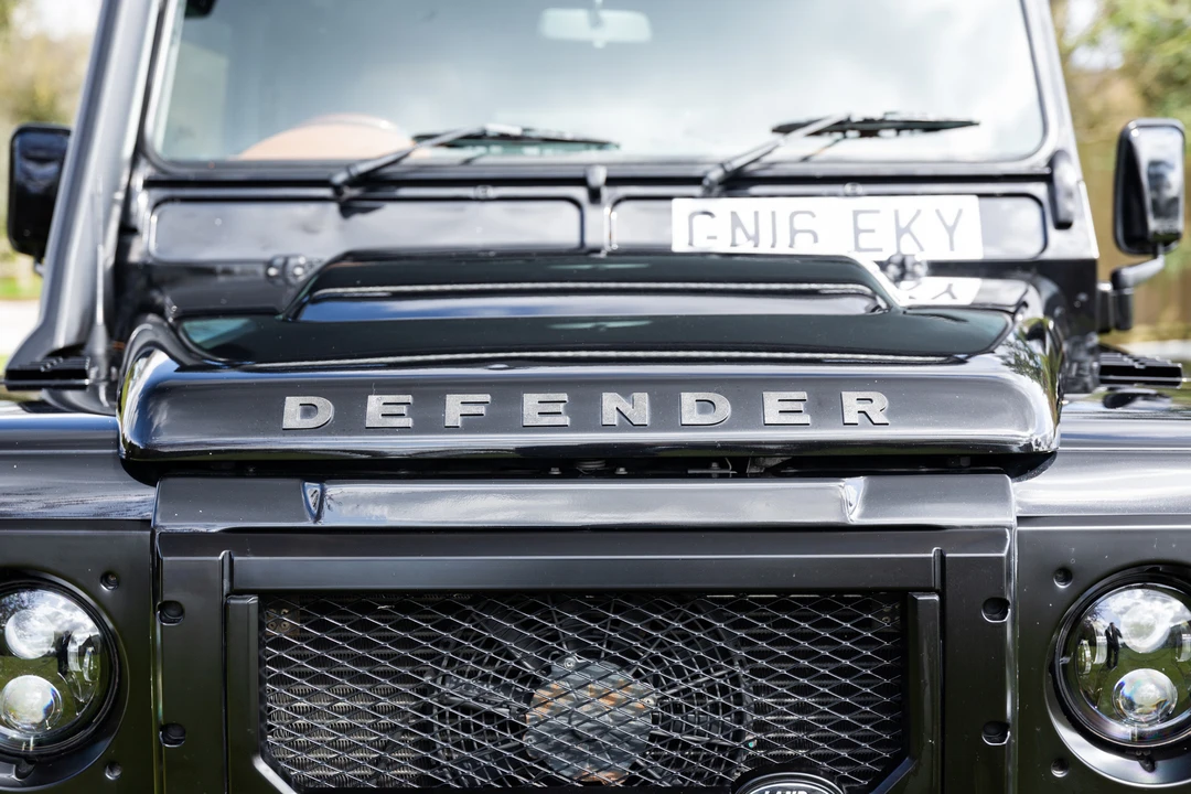 2016 Land Rover Defender 110 - Image 23 of 31