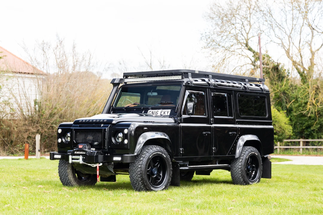 2016 Land Rover Defender 110 - Image 3 of 31