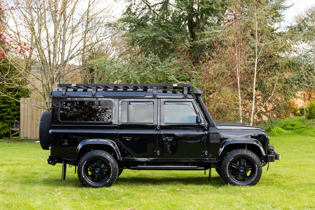 2016 Land Rover Defender 110 - Image 8 of 31