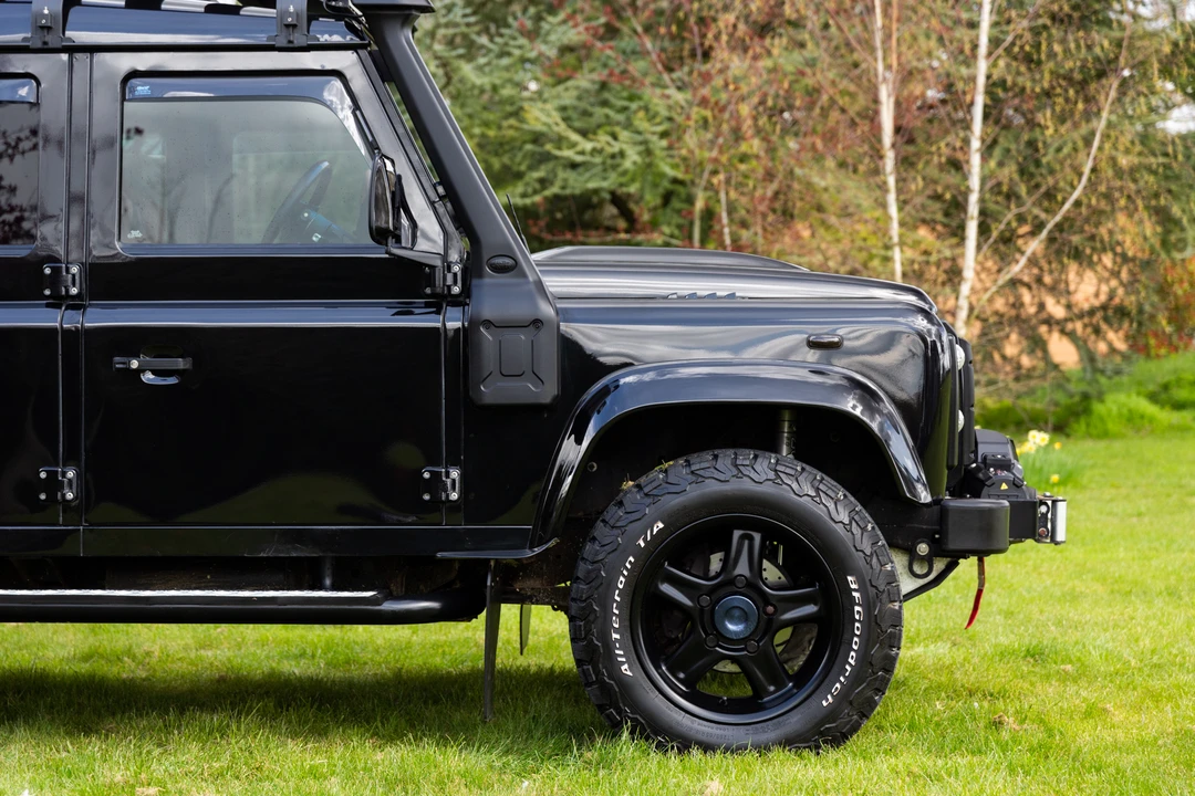 2016 Land Rover Defender 110 - Image 27 of 31