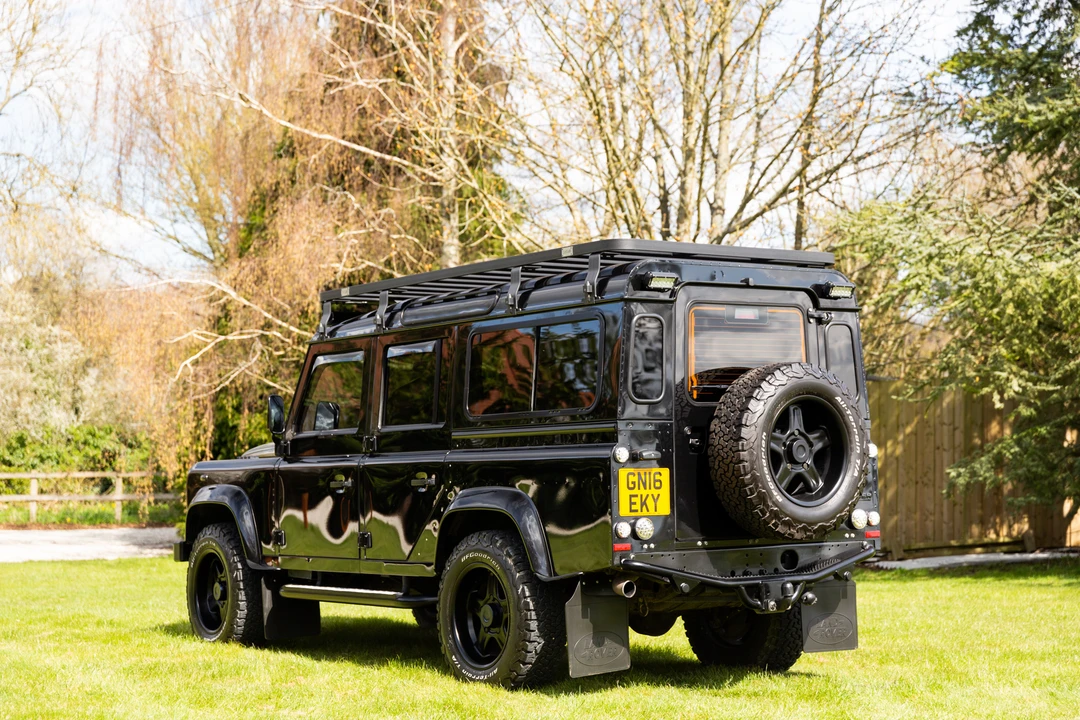 2016 Land Rover Defender 110 - Image 11 of 31