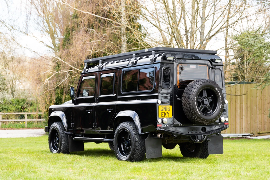 2016 Land Rover Defender 110 - Image 4 of 31