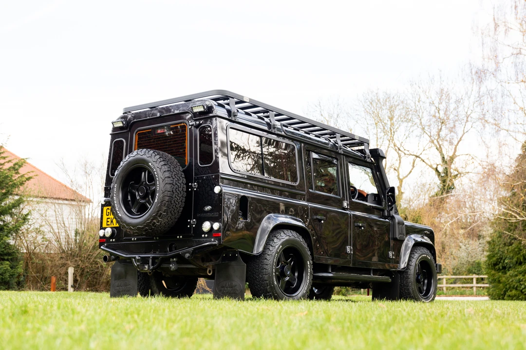 2016 Land Rover Defender 110 - Image 9 of 31