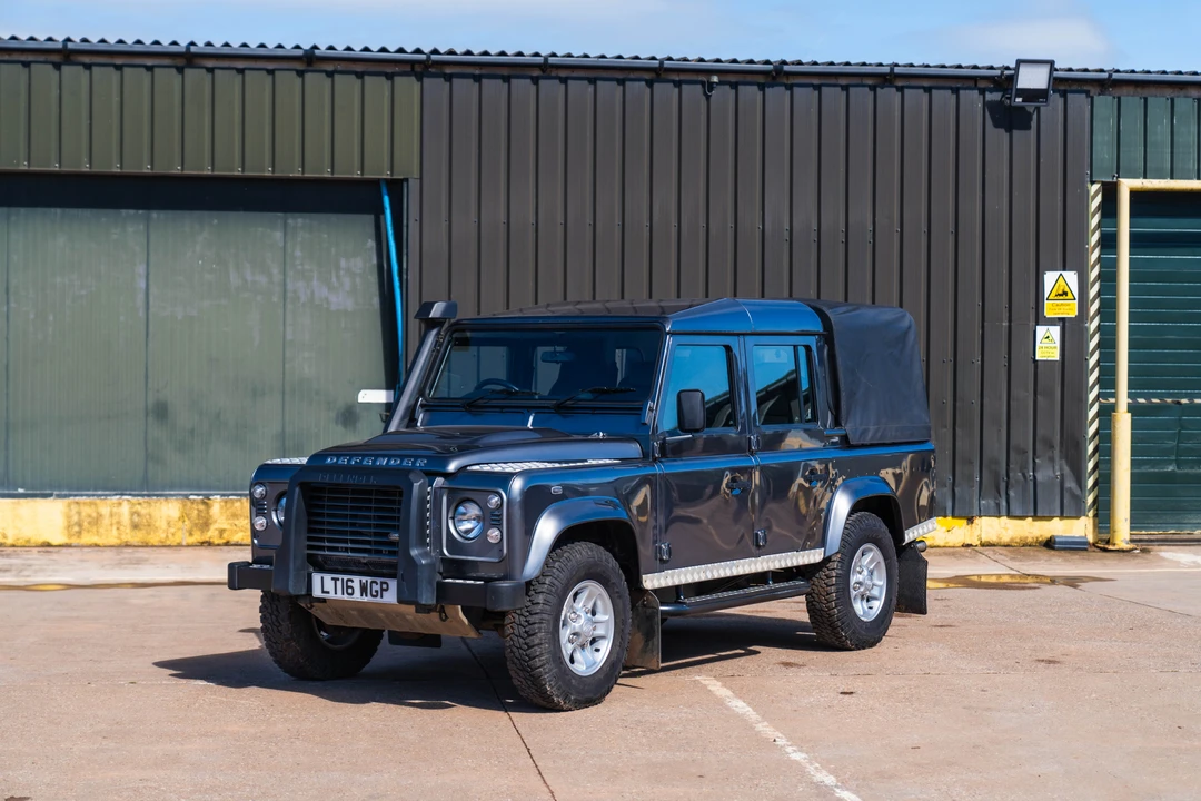 2016 Land Rover Defender 110 - Image 16 of 31