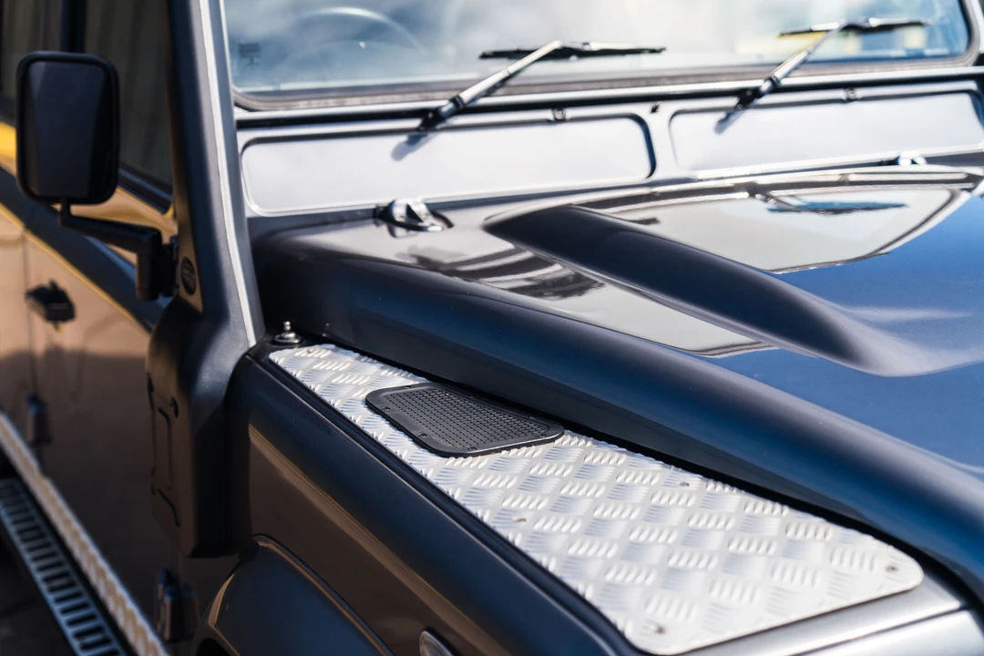 2016 Land Rover Defender 110 - Image 18 of 31
