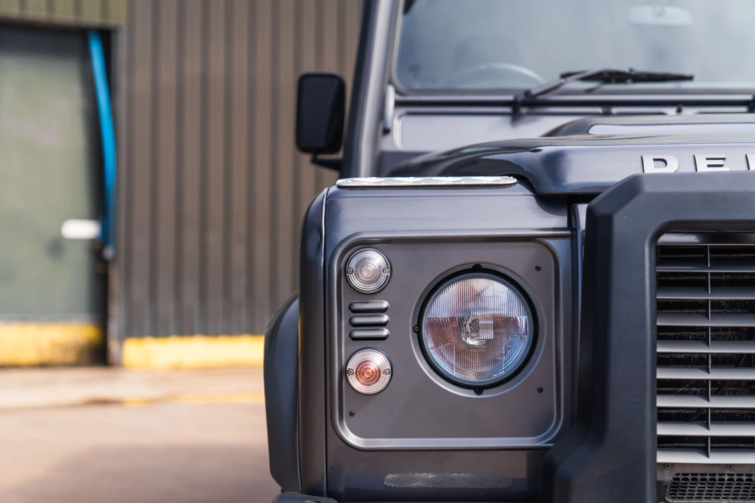 2016 Land Rover Defender 110 - Image 23 of 31