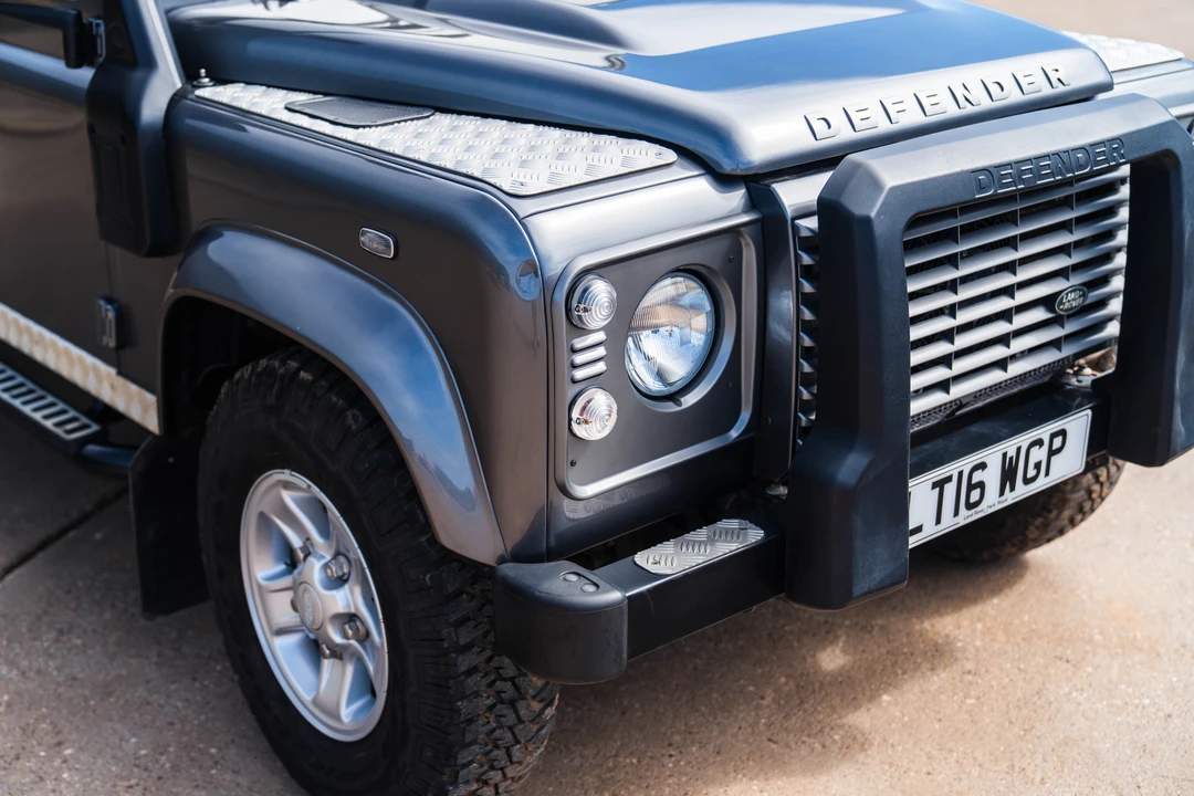 2016 Land Rover Defender 110 - Image 24 of 31