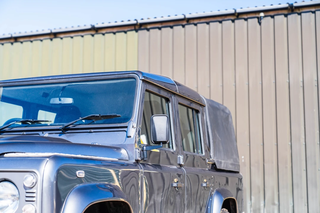 2016 Land Rover Defender 110 - Image 29 of 31