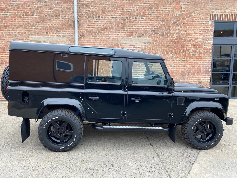 2016 Land Rover Defender 110 - Image 11 of 31