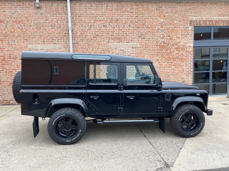 2016 Land Rover Defender 110 - Image 12 of 31