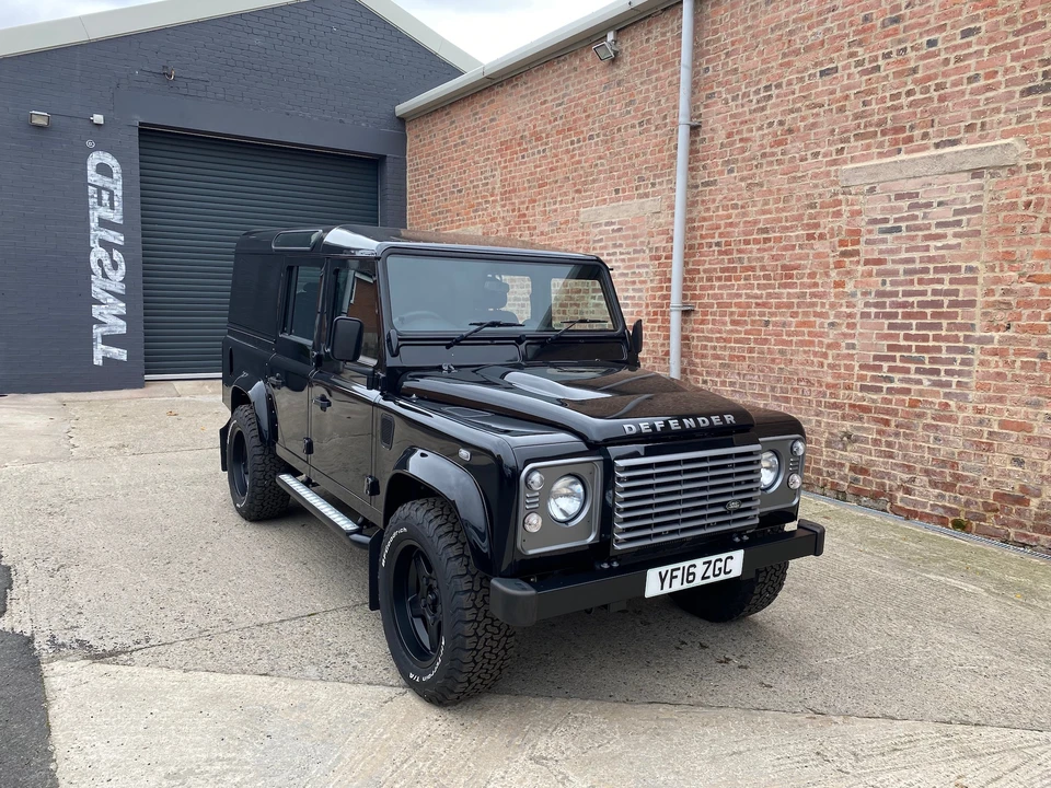 2016 Land Rover Defender 110 - Image 14 of 31