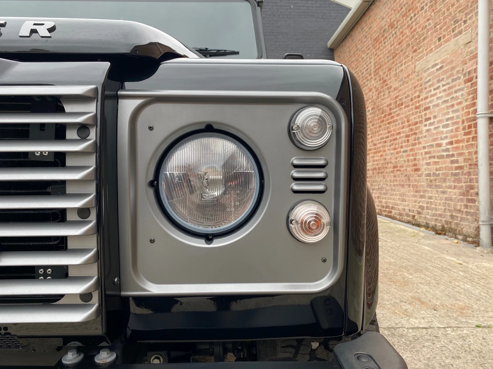 2016 Land Rover Defender 110 - Image 20 of 31