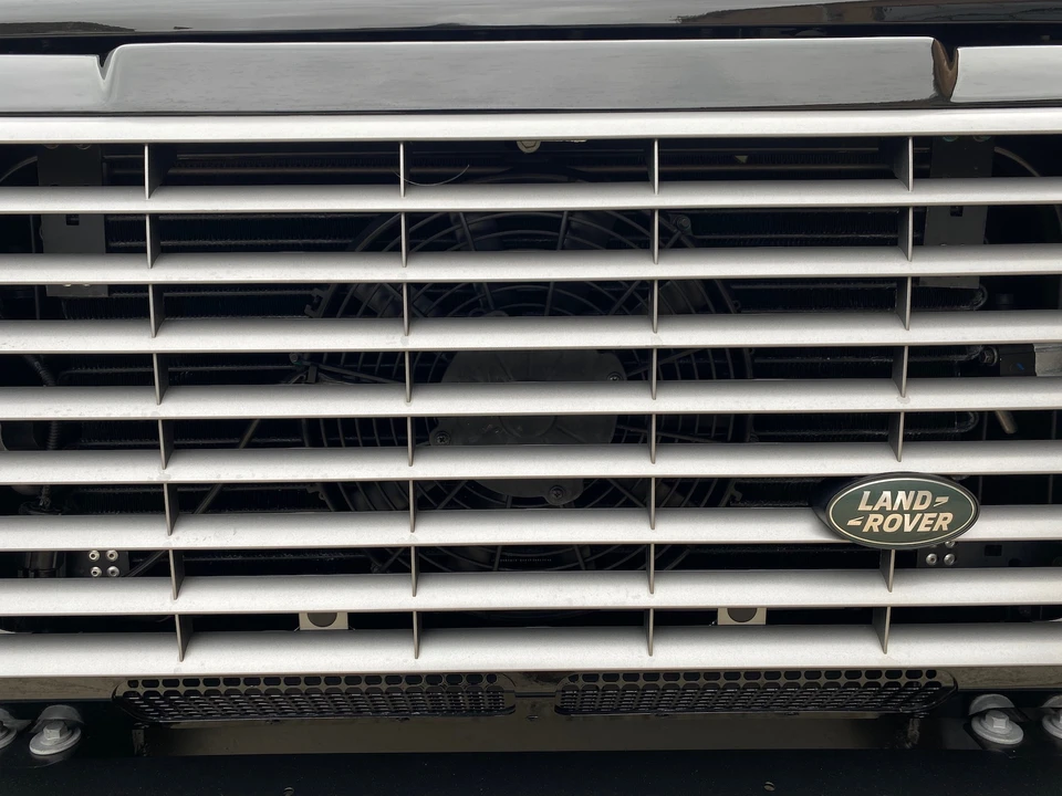 2016 Land Rover Defender 110 - Image 23 of 31