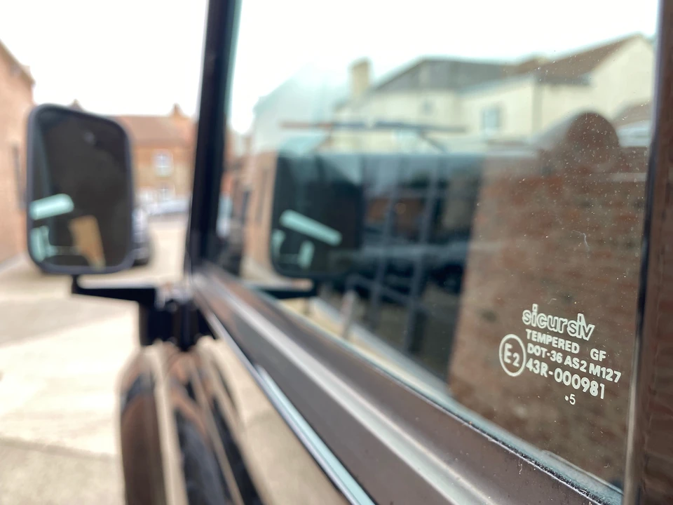 2016 Land Rover Defender 110 - Image 28 of 31