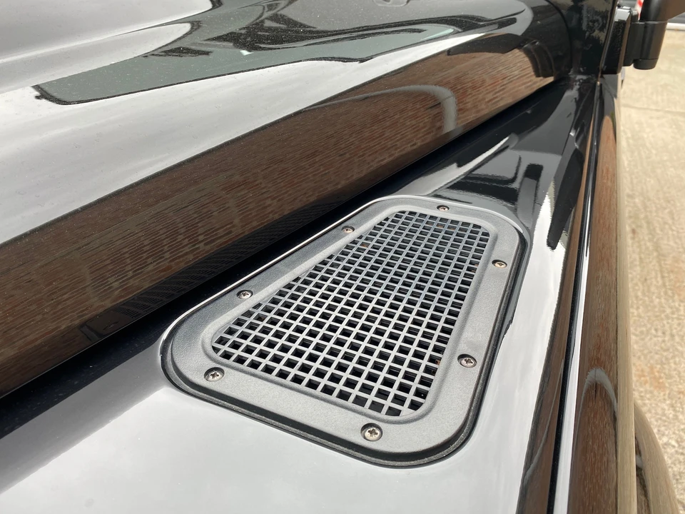 2016 Land Rover Defender 110 - Image 25 of 31