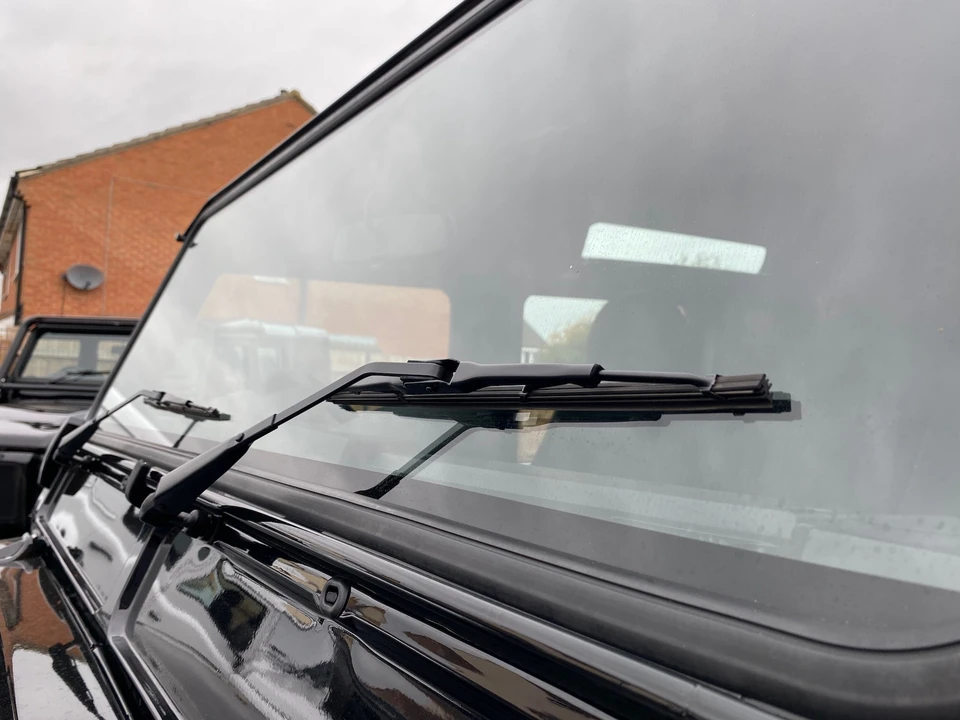 2016 Land Rover Defender 110 - Image 27 of 31