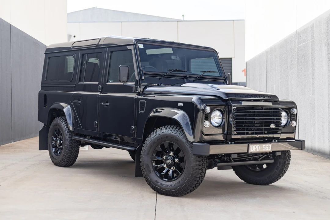 2016 Land Rover Defender 110 - Image 2 of 31