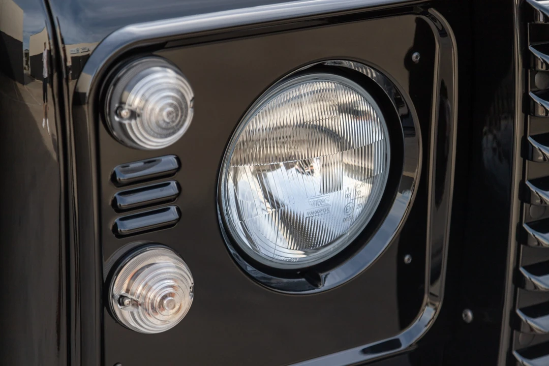 2016 Land Rover Defender 110 - Image 22 of 31
