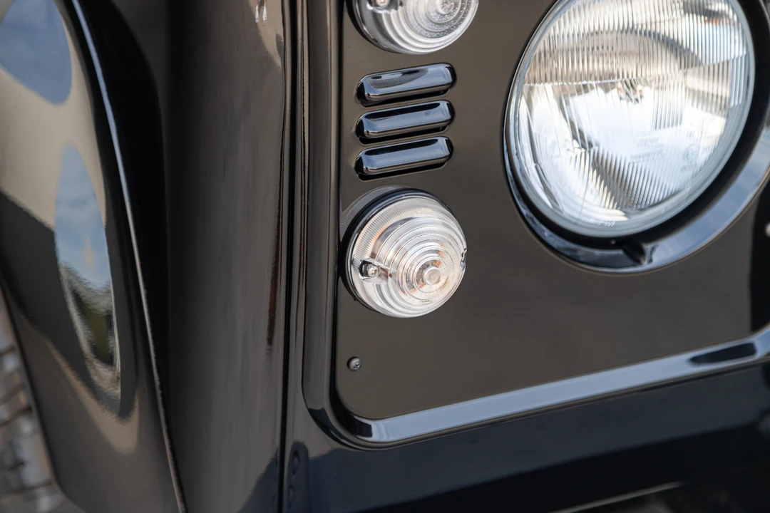 2016 Land Rover Defender 110 - Image 13 of 31