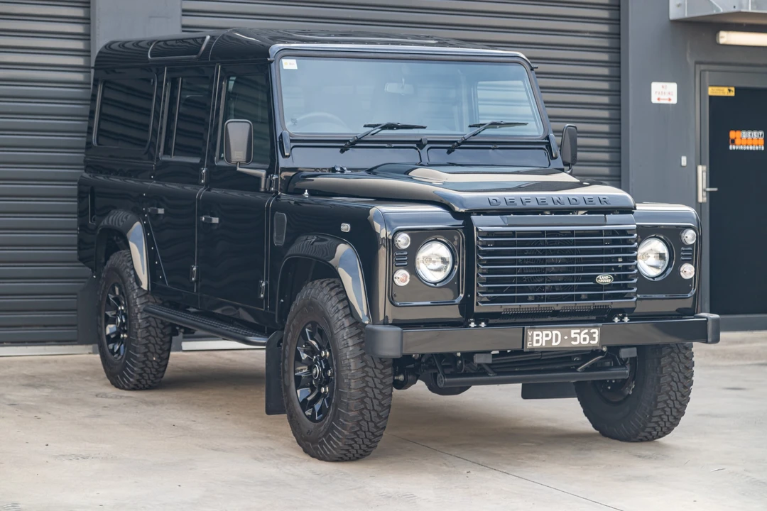 2016 Land Rover Defender 110 - Image 4 of 31