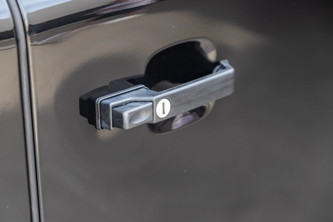 2016 Land Rover Defender 110 - Image 27 of 31