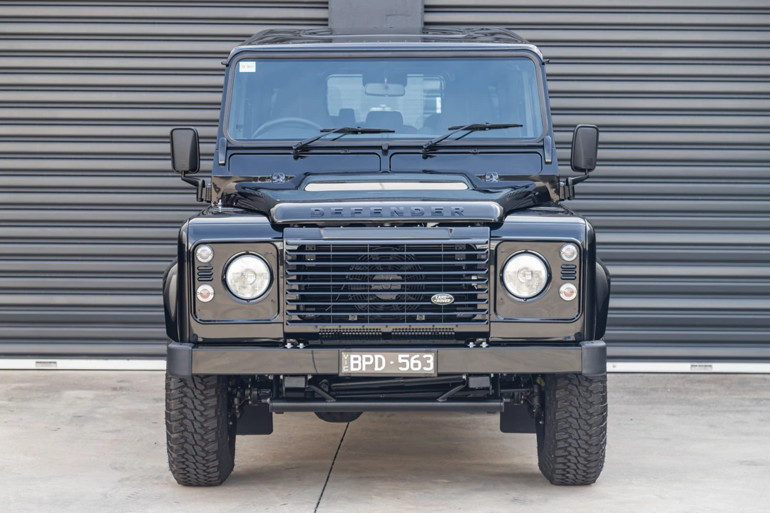 2016 Land Rover Defender 110 - Image 3 of 31