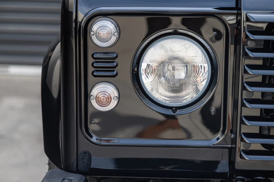 2016 Land Rover Defender 110 - Image 19 of 31