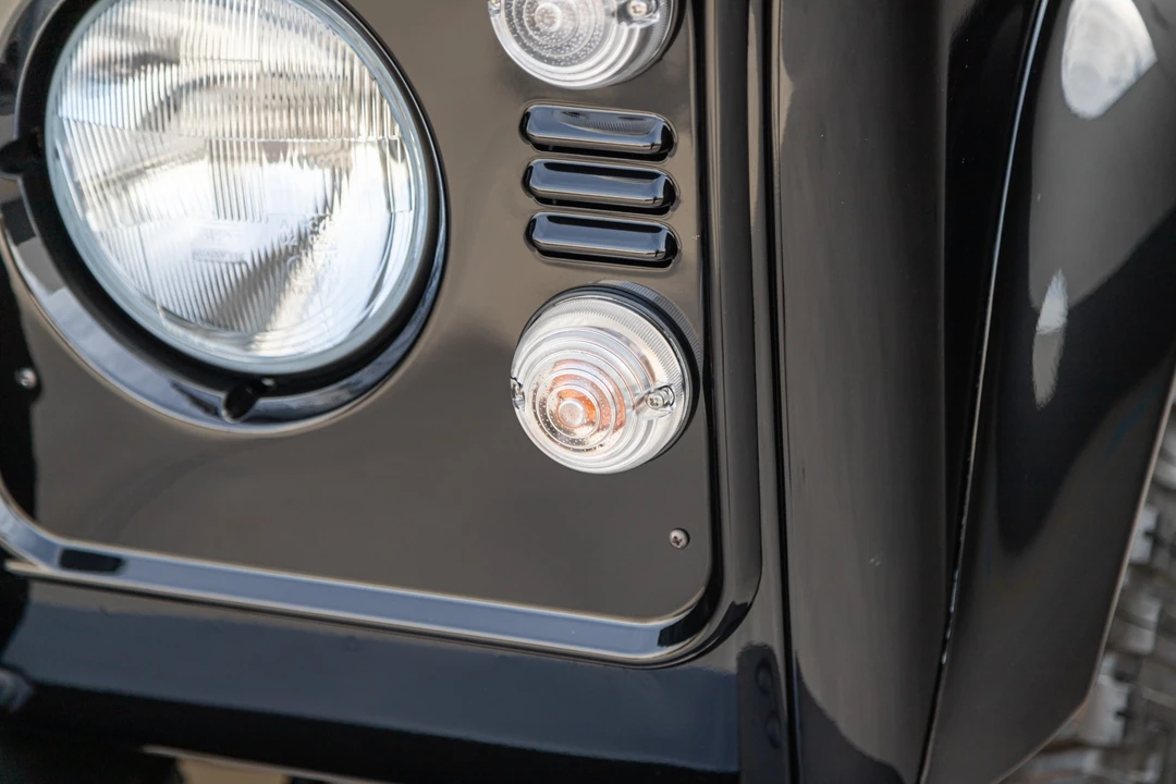 2016 Land Rover Defender 110 - Image 21 of 31