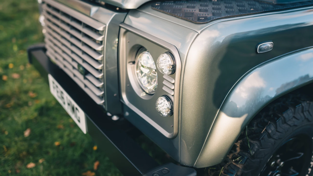 2016 Land Rover Defender 110 - Image 22 of 31