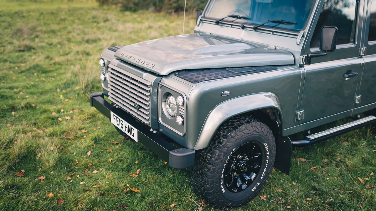 2016 Land Rover Defender 110 - Image 23 of 31