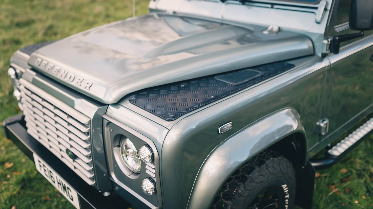 2016 Land Rover Defender 110 - Image 24 of 31