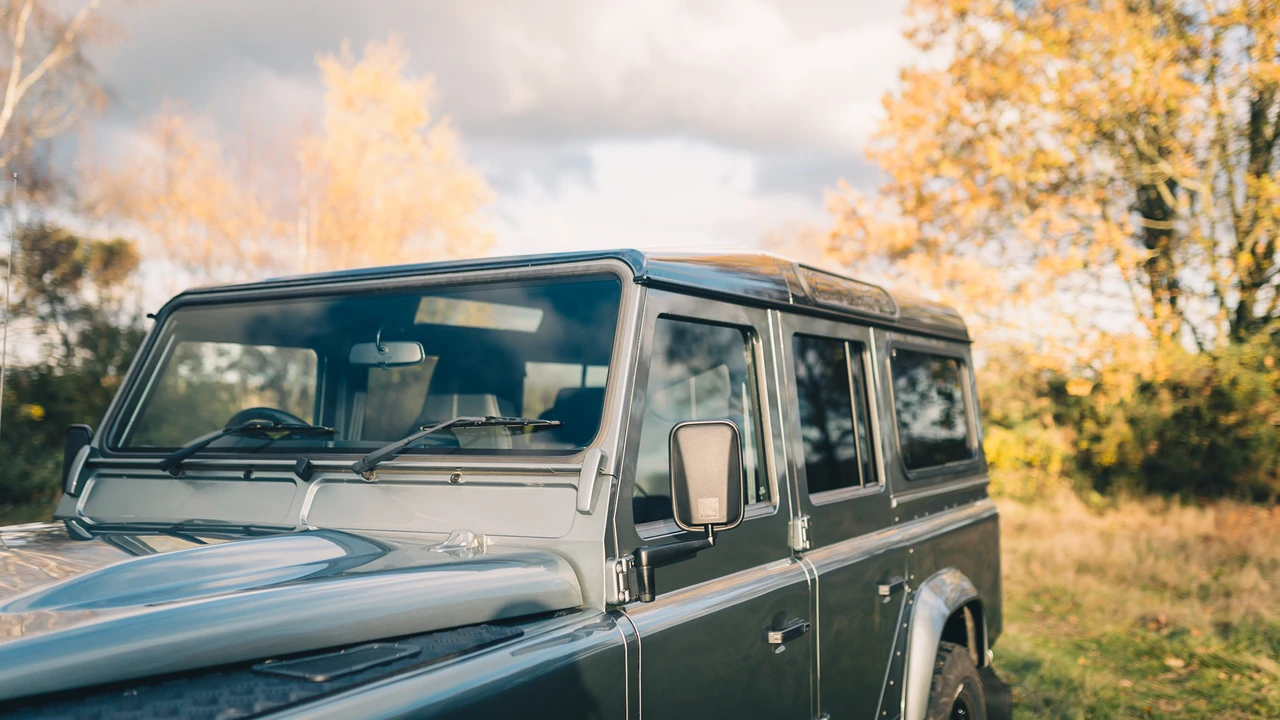 2016 Land Rover Defender 110 - Image 28 of 31