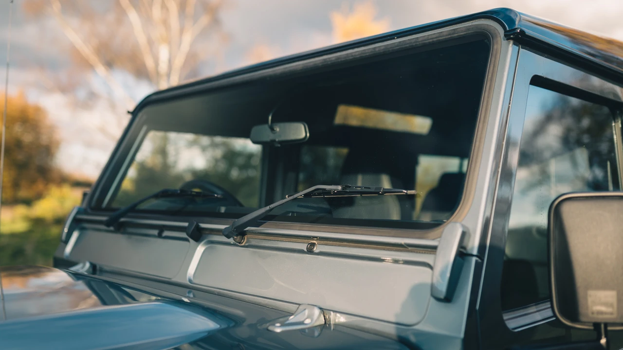 2016 Land Rover Defender 110 - Image 29 of 31