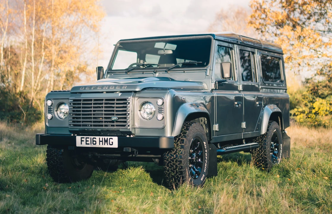 2016 Land Rover Defender 110 - Image 2 of 31