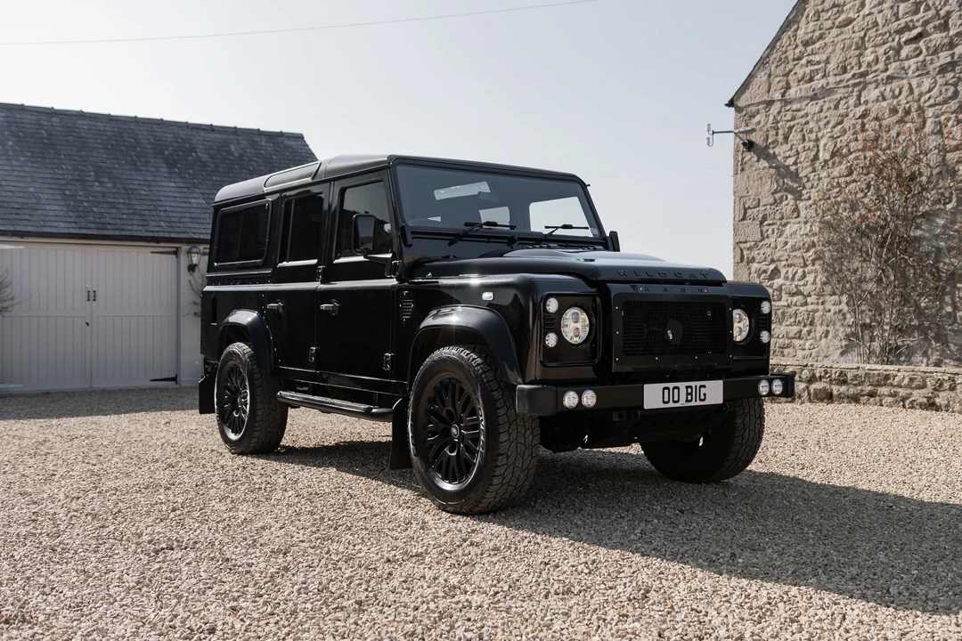 2016 Land Rover Defender 110 - Image 10 of 31