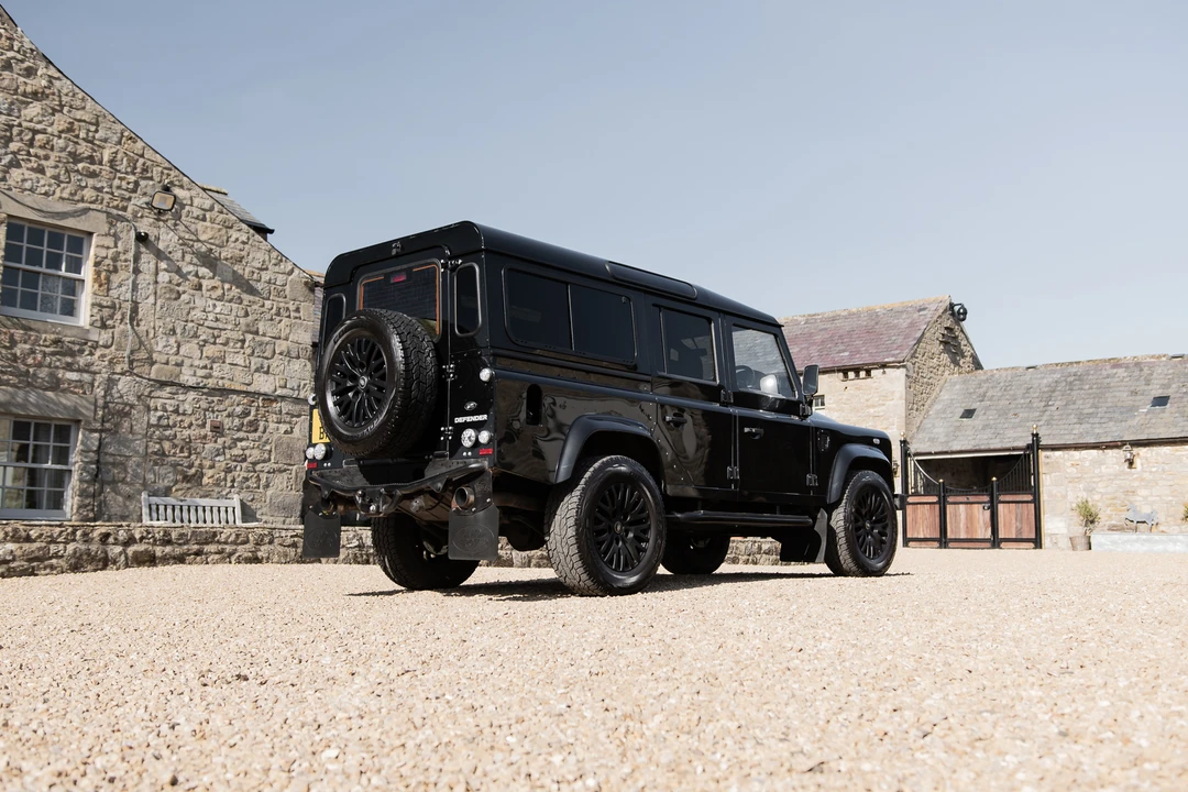 2016 Land Rover Defender 110 - Image 16 of 31